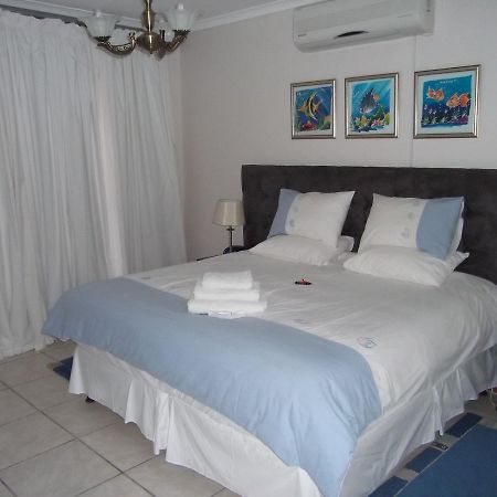 Scorpio Guest House Vredenburg Esterno foto